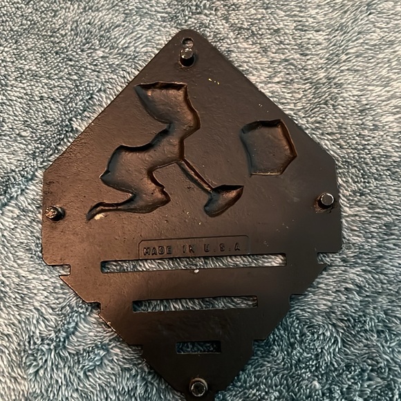 Vintage Wall Plaque with Yellow Accents - Picture 2 of 2